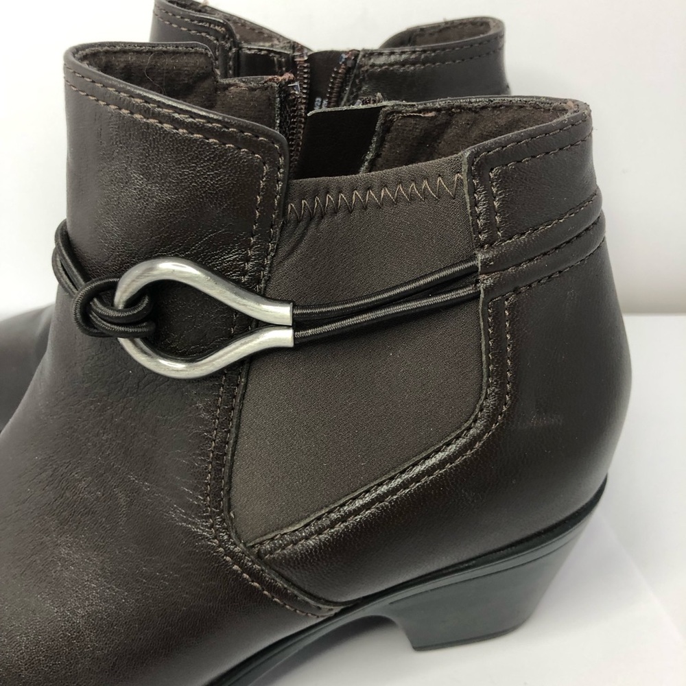 Clarks Women's Emily 2 Kaylie Brown Leather Heeled Booties Boots 6 US EUC - Picture 3 of 16
